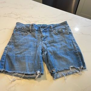 DELIA’S “Bailey” cut-off jean shorts. Size 5/6. Great condition.